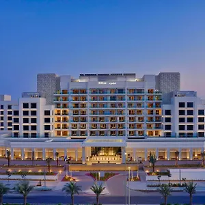 Курортный комплекс Hilton Yas Island